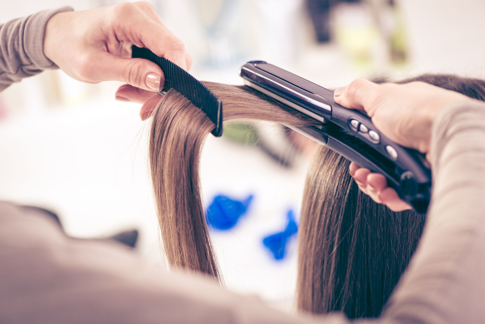 What Are the Risks of DIY Hair Treatment Service at Home?